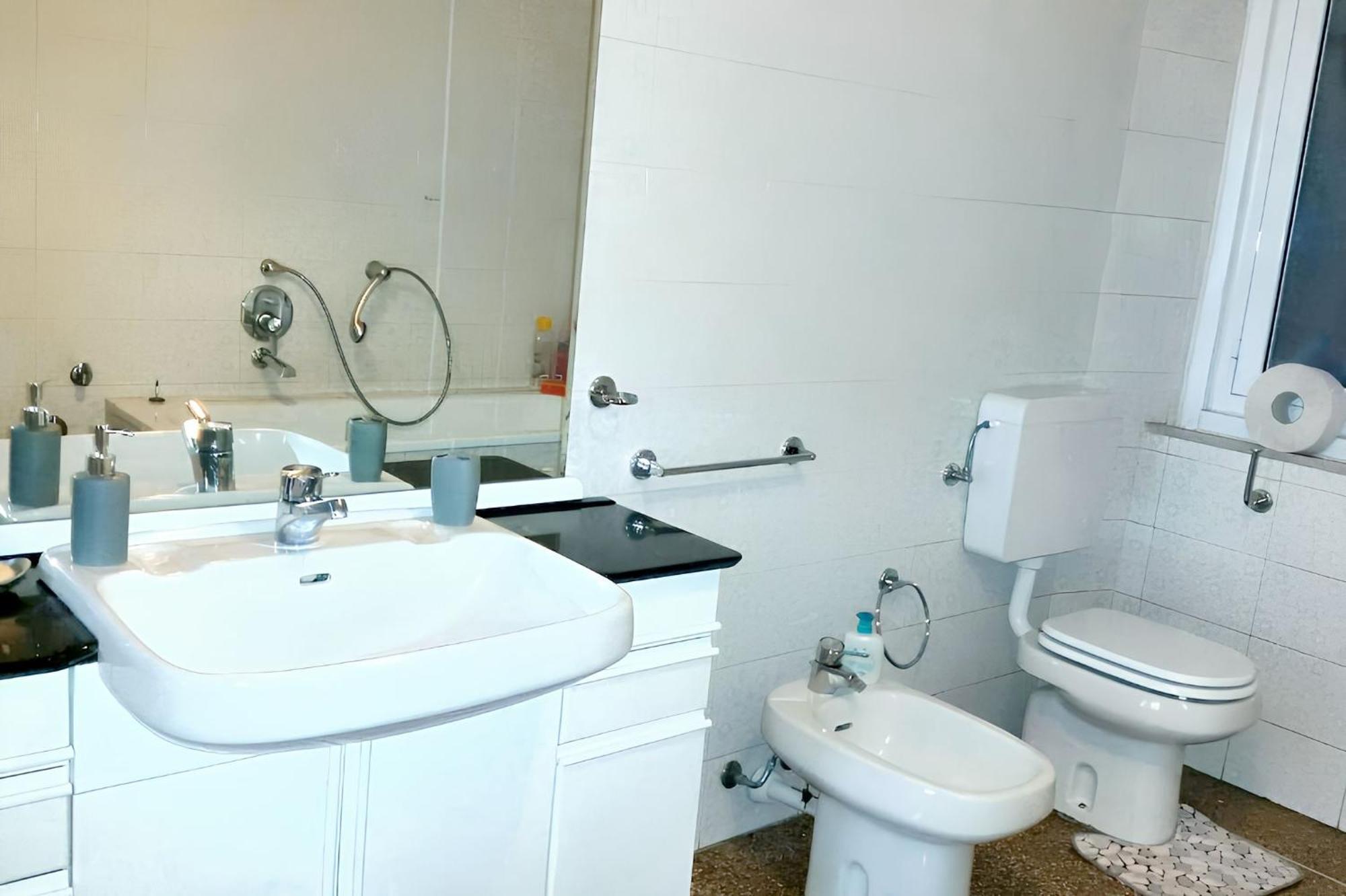 Charming In 70 M² Parking Included * Genoa