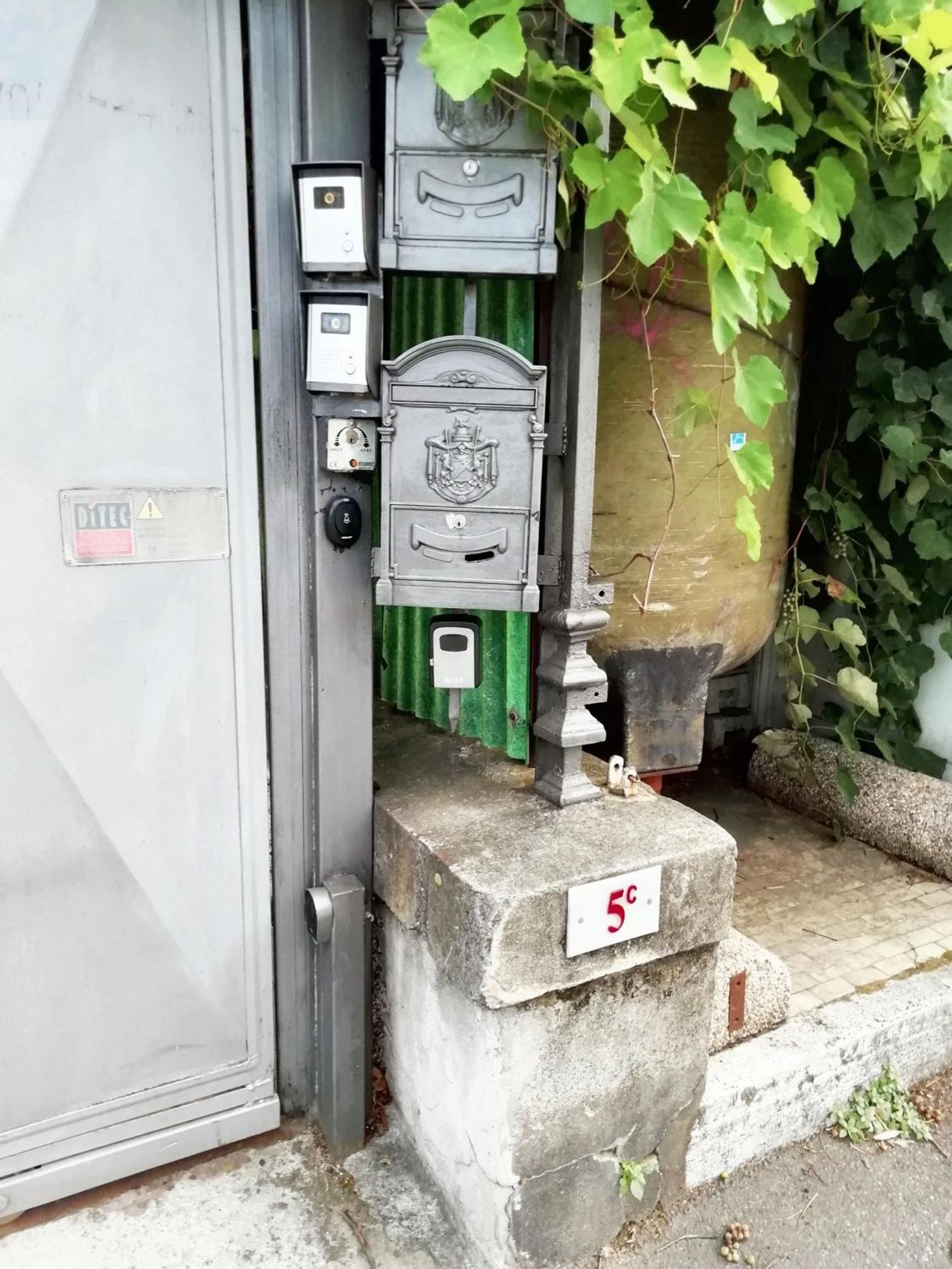 Charming In 70 M² Parking Included Apartment *