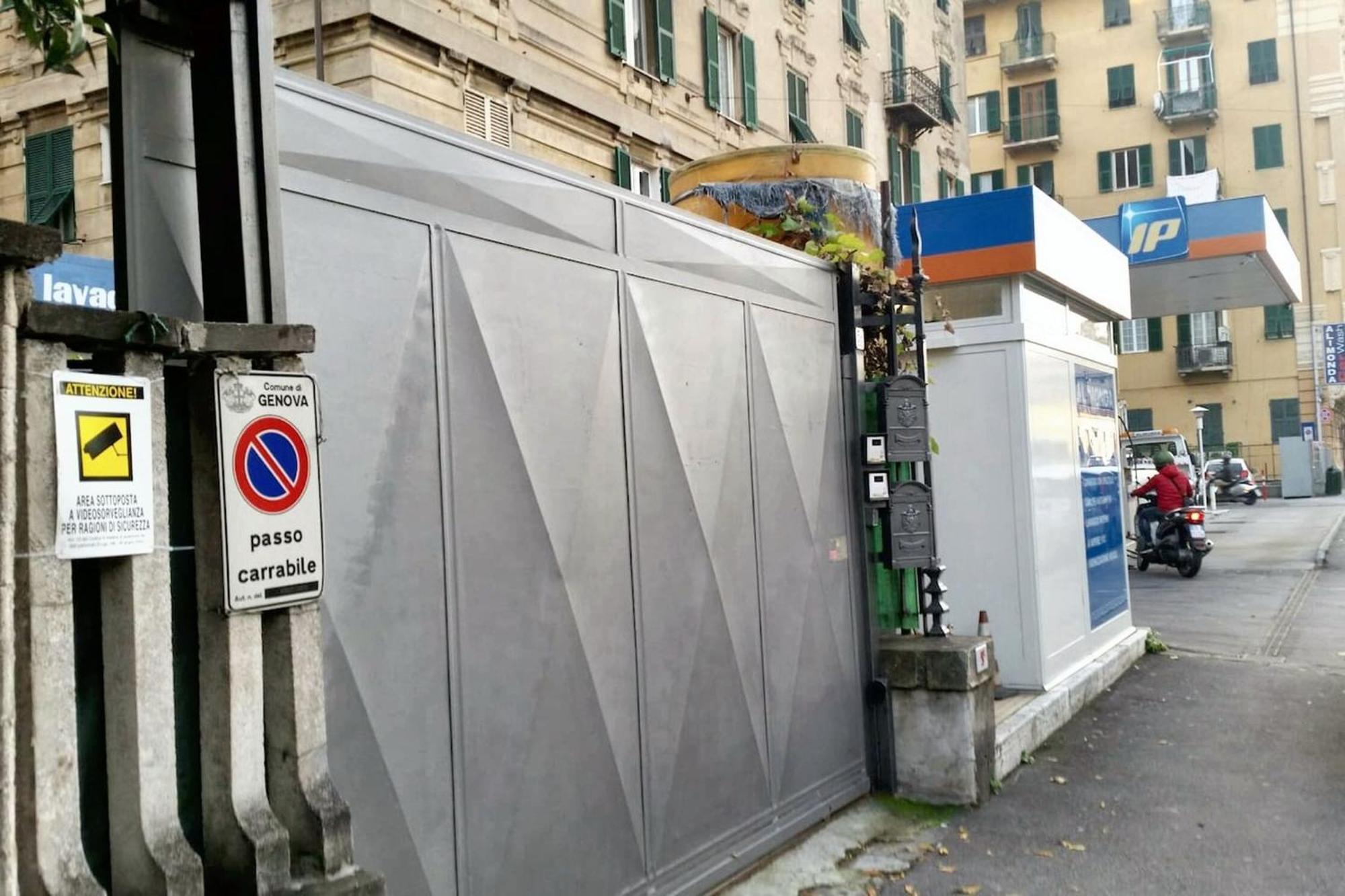 Charming In 70 M² Parking Included Apartment Genoa