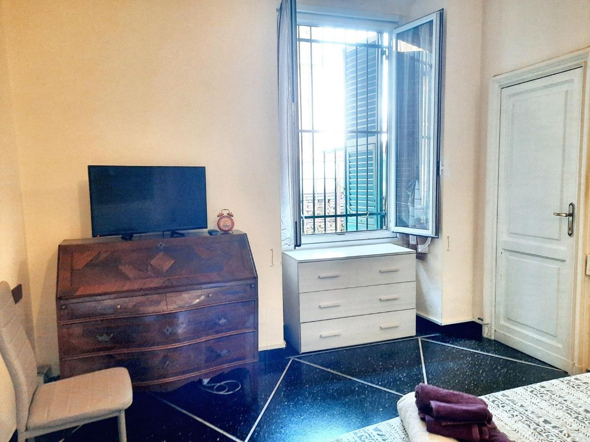 Charming In 70 M² Parking Included Genoa